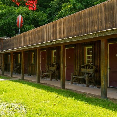 Seneca Pines Lodge Seneca Rocks Exterior foto